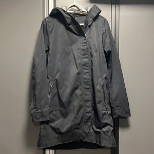 Lululemon raincoat black size 6